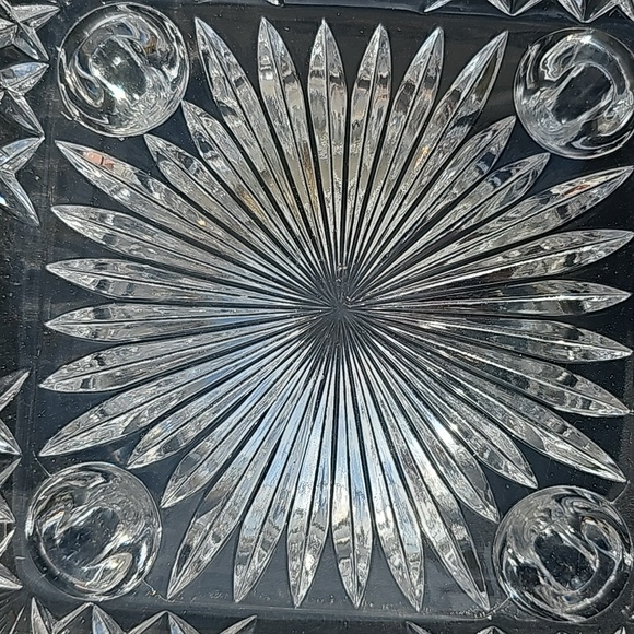 BOHEMIA VINTAGE PRESSED GLASS SQUARE BOWL WITH PINWHEELS - Picture 7 of 8